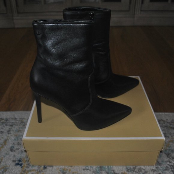 Michael Kors Blaine Ankle Bootie Black, Size 10 - Picture 1 of 6